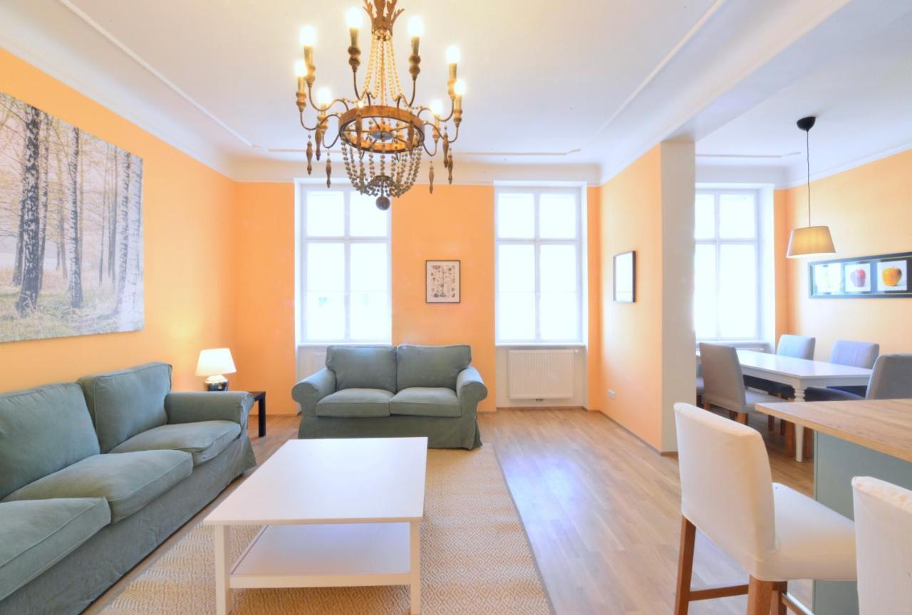 Appartement Spacious And Comfy With 3 Bedrooms Wenen